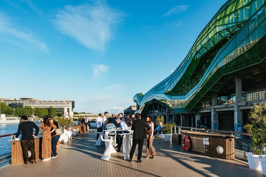 Paris: Gourmet Dinner Cruise on Seine River with Live Music - From the Statue of Liberty to Île aux Cygnes
