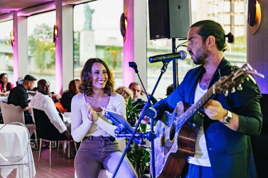 Paris: Gourmet Dinner Cruise on Seine River with Live Music - Pont Alexandre III and Place de la Concorde
