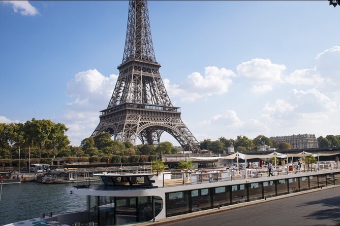 Paris Gourmet Dinner Seine River Cruise with Singer and DJ Set - Is $103.78 a good value?