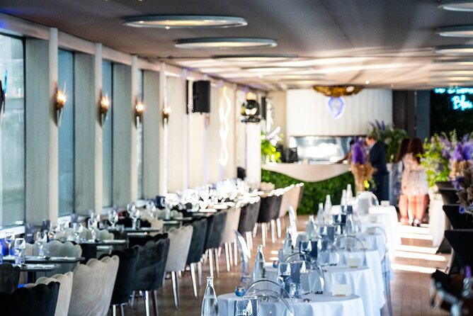 Paris Gourmet Dinner Seine River Cruise with Singer and DJ Set - The Seine route, from islands to royal bridges