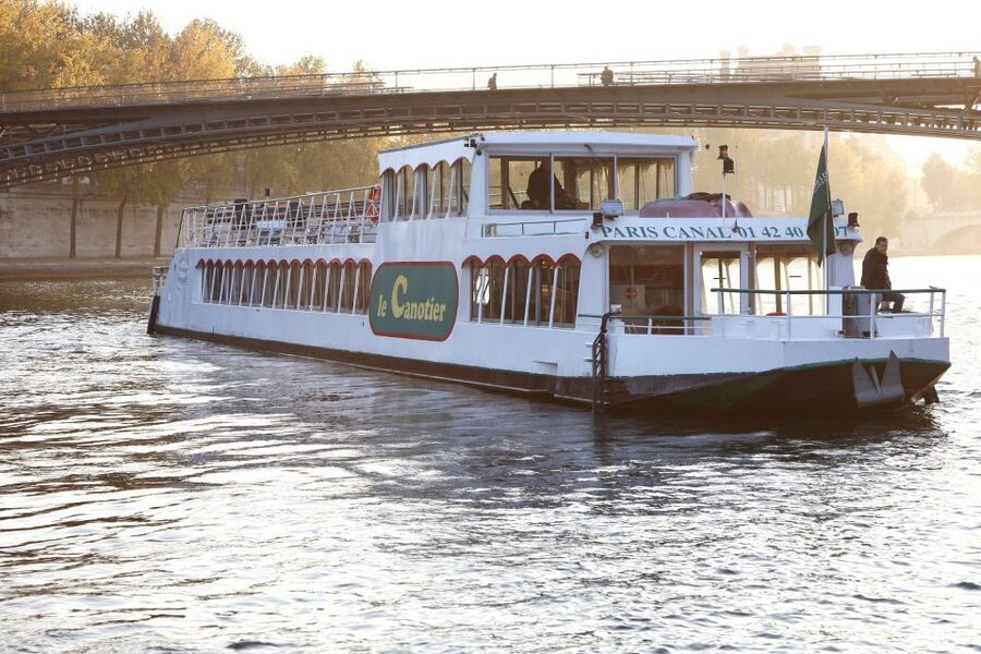 Paris: Happy Hour Evening Cruise on the Seine River - What this $18 Seine cruise is really like