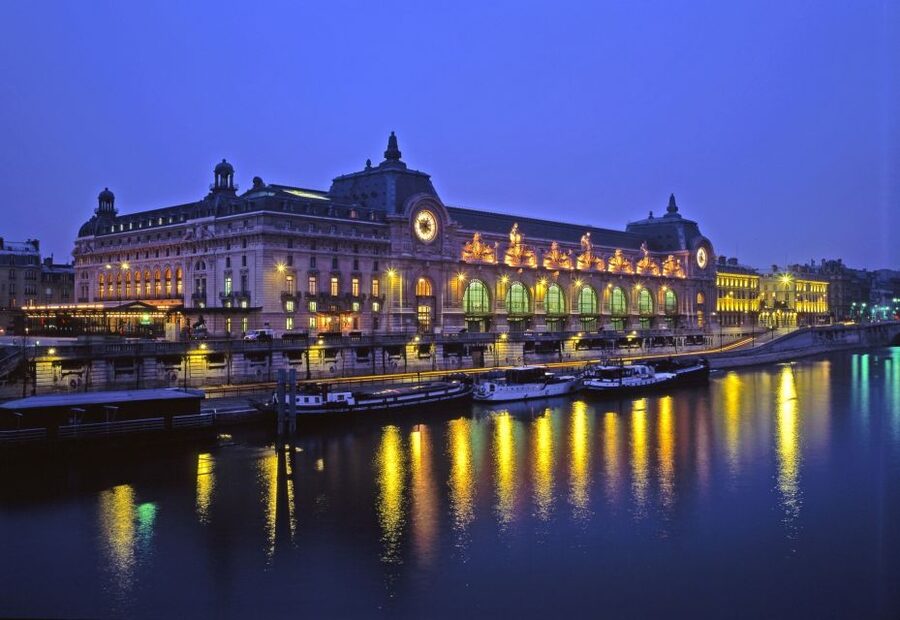 Paris: Happy Hour Evening Cruise on the Seine River - Sunset timing makes a real difference