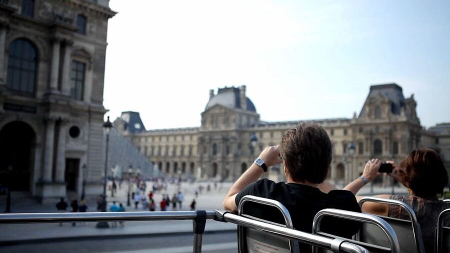 Paris: Hop-on Hop-off Bus Tour & Seine Cruise Bundle Tour - Stop 7: Arc de Triomphe and Champs-Elysées