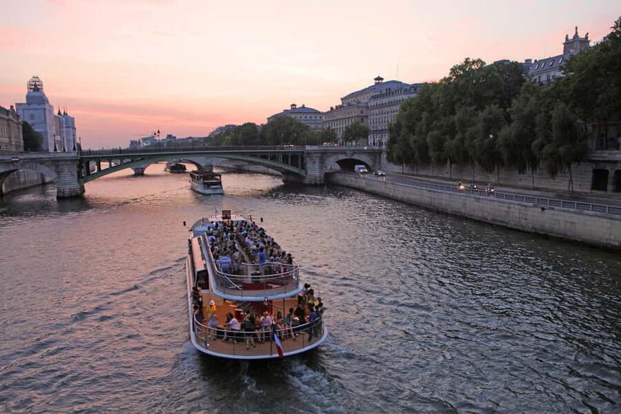 Paris: Hop-on Hop-off Bus Tour & Seine Cruise Bundle Tour - Stop 1: Opéra, Grands Magasins