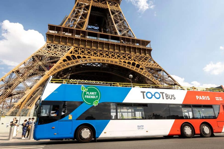Paris: Hop-on Hop-off Bus Tour & Seine Cruise Bundle Tour - Riding the blue route from Opéra to the Seine