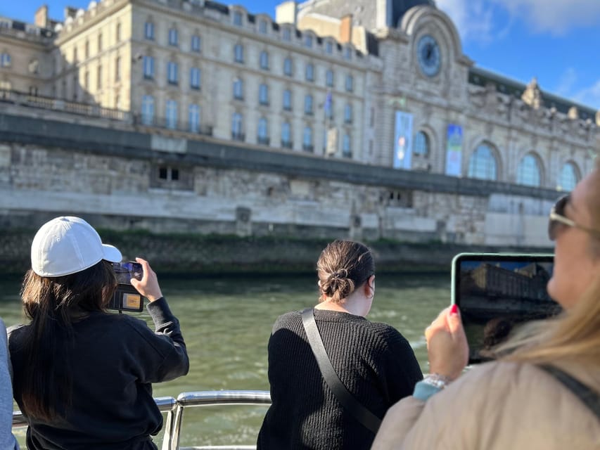 Paris: Hop-On Hop-Off Seine Cruise Pass with 9 Stops - The Louvre from Pont Royal
