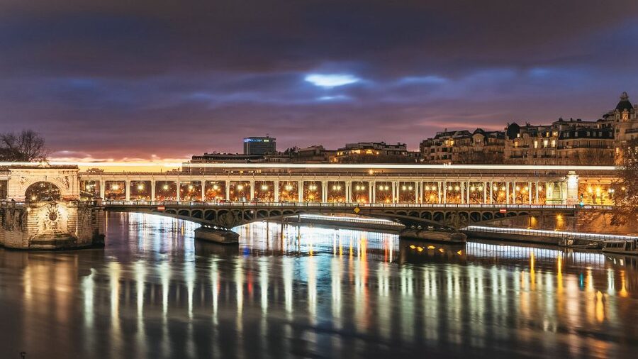 Paris: Illuminated Evening River Cruise & Waffle Tasting - The waffle at Trocadéro