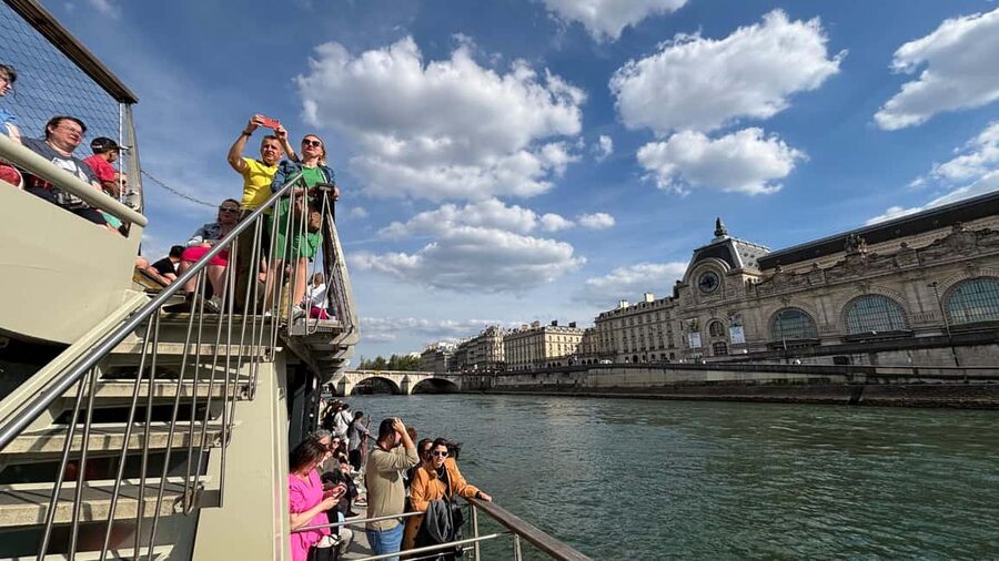 Paris: Illuminations River Cruise with Audio Commentary - Who gets the most from this cruise?