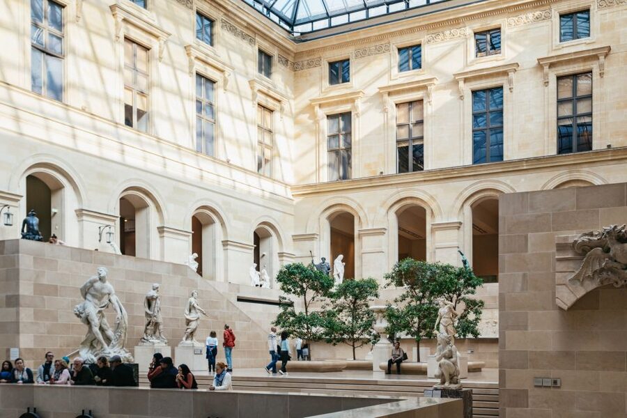 Paris: Louvre Museum Entry Ticket With Host and River Cruise - Key points to know before booking
