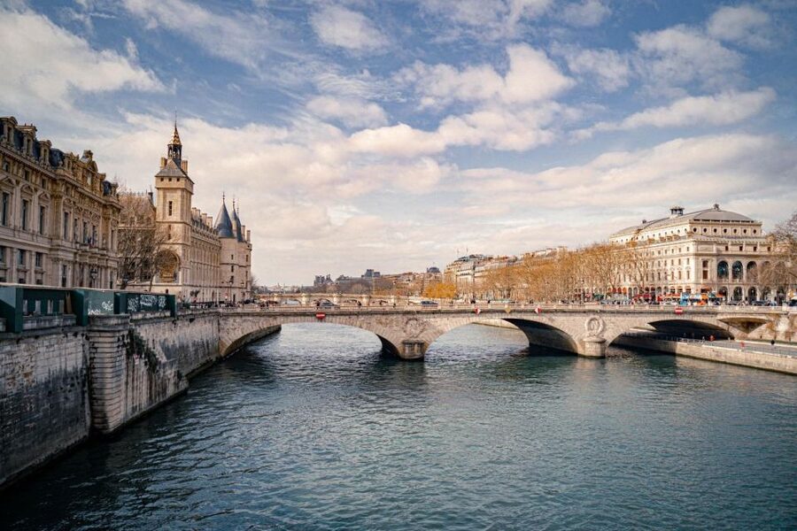 Paris: Louvre Museum Entry Ticket With Host and River Cruise - Should you book it?