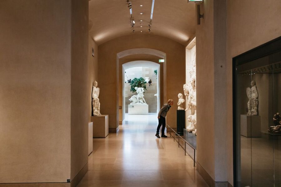 Paris: Louvre Museum Entry Ticket With Host and River Cruise - Inside the Louvre: choose your targets first