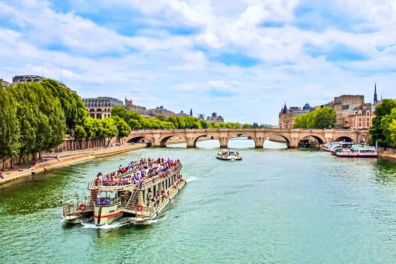 Paris: Seine Cruise & Crepe Tasting near the Eiffel Tower - Starting at the Eiffel Tower and Port de la Bourdonnais