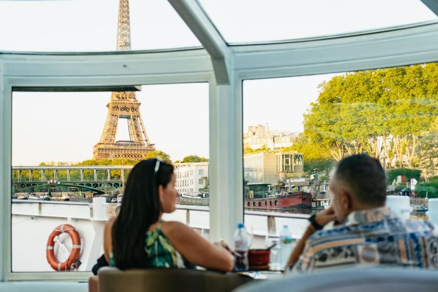 Paris: Seine River Panoramic Views Dinner Cruise - Key things to know before booking