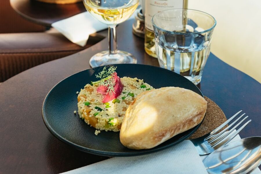 Paris: Seine River Panoramic Views Dinner Cruise - French cocotte cooking and what is included