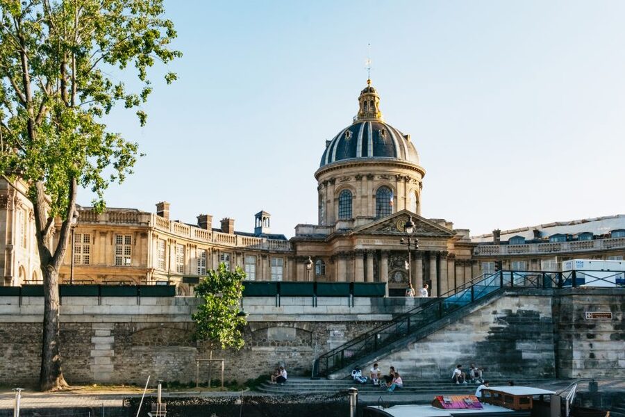 Paris: Seine River Panoramic Views Dinner Cruise - Musée dOrsay and the heart of historic Paris