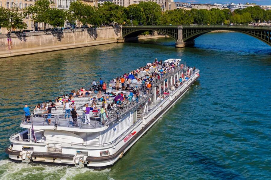 Paris: Seine River Sightseeing Cruise by Bateaux Mouches - The Musée d’Orsay and the elegant western riverfront