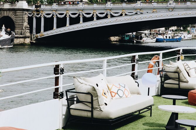 Paris Theo Boat Seine River Italian Trattoria Style Dinner Cruise - Why this dinner cruise works in Paris
