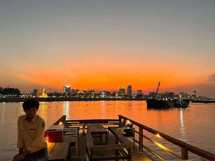 Phnom Penh: Mekong River Sunset Cruise with free flow drink - Key points to know before you book