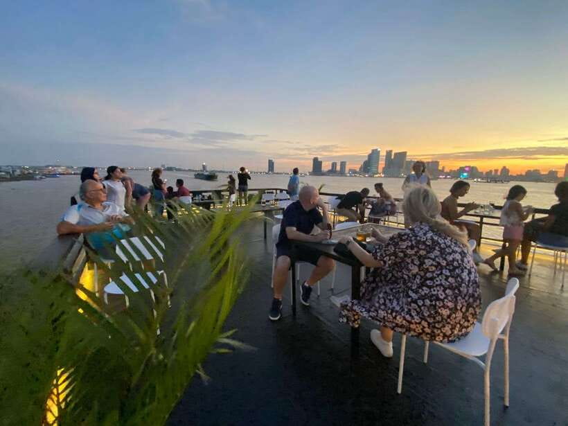 Phnom Penh: Mekong River Sunset Cruise with free flow drink - How much value do you get for $21?