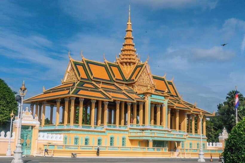 Phnom Penh: Mekong River Sunset Cruise with free flow drink - The return trip is the one real planning issue