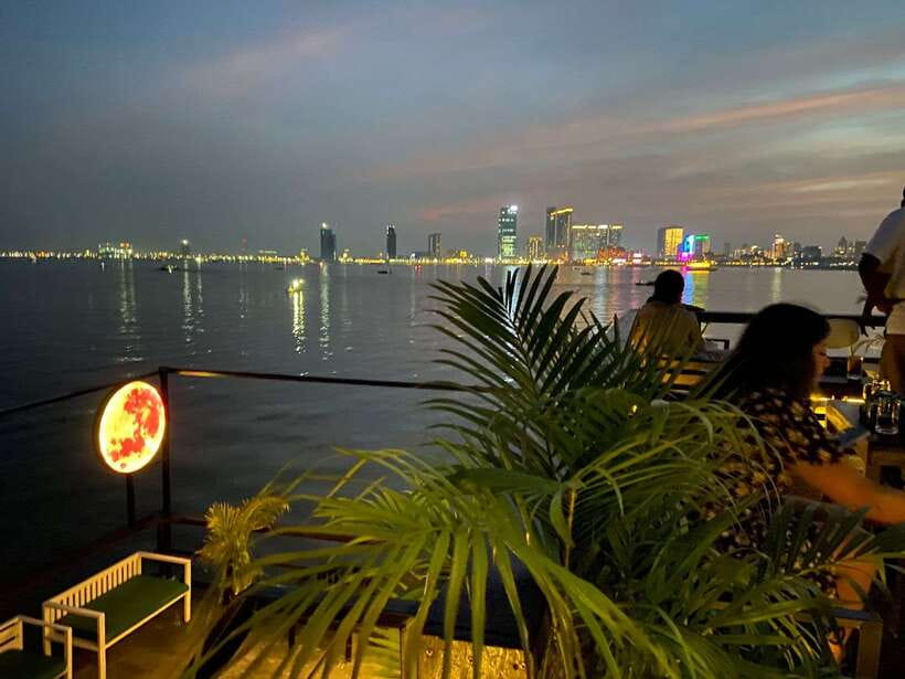 Phnom Penh: Mekong River Sunset Cruise with free flow drink - The 30-minute tuk-tuk pickup through Phnom Penh
