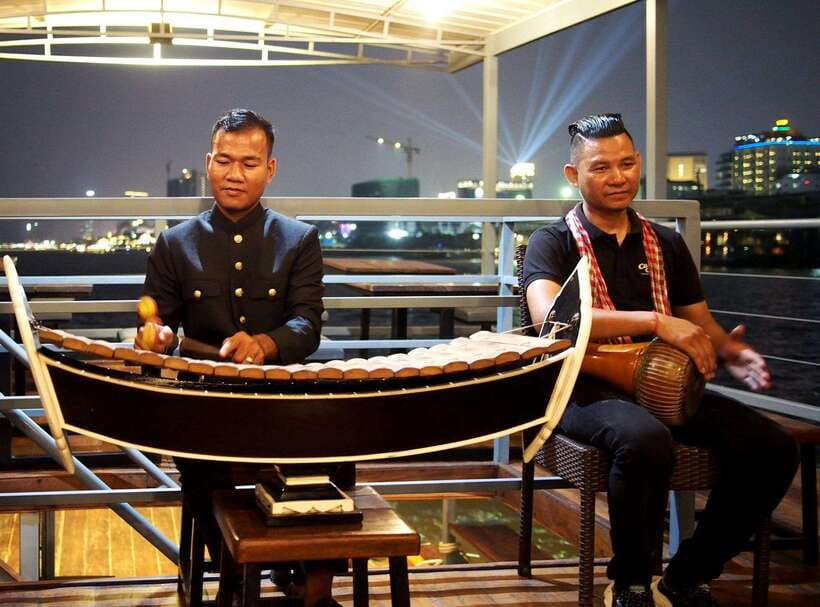 Phnom Penh: Mekong Sunset Dinner Cruise with Live Music - Dinner is generous, fresh, and best with the right package