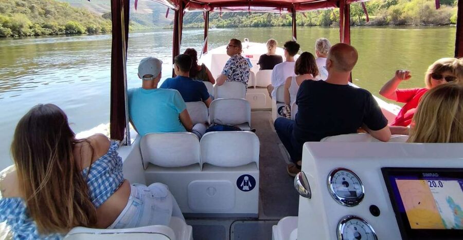 Pinhão: Douro River 50-min Boat Trip with Port Wine - Ponte do Pinhão and the first river views