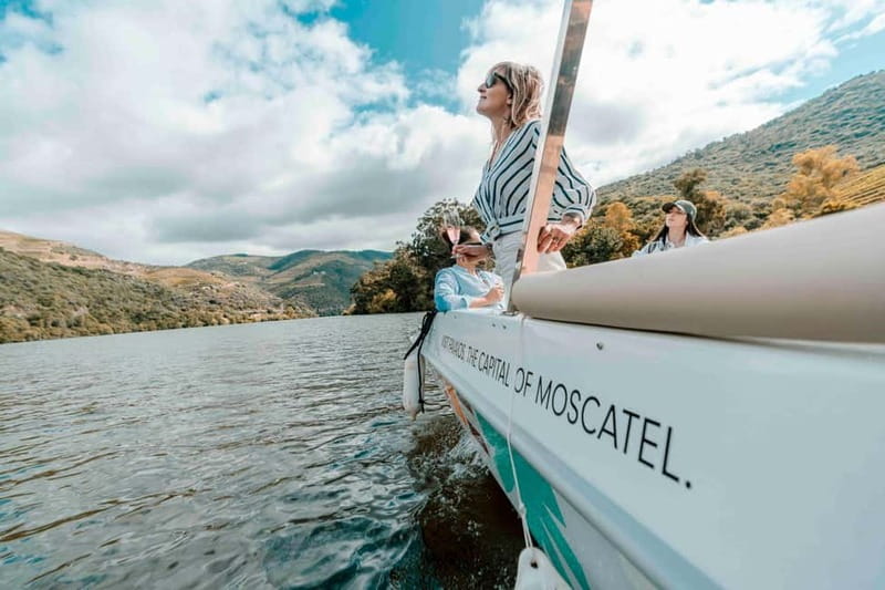 Pinhão: Douro River Solar Boat Tour with Wine Tasting - Who will enjoy this Pinhão boat tour?