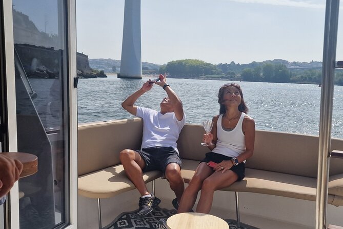 Port : 6 Bridges Cruise , Douro River with Sunset Option - The famous bridge and the best photo moments