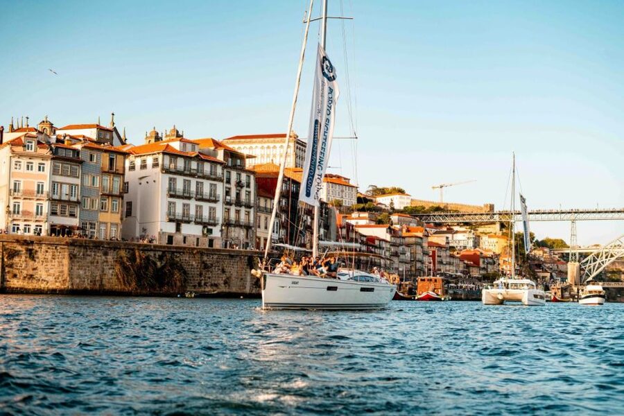 Porto: Daytime or Sunset Douro River Cruise With Port Wine - Sailing past Arrábida Bridge toward Porto