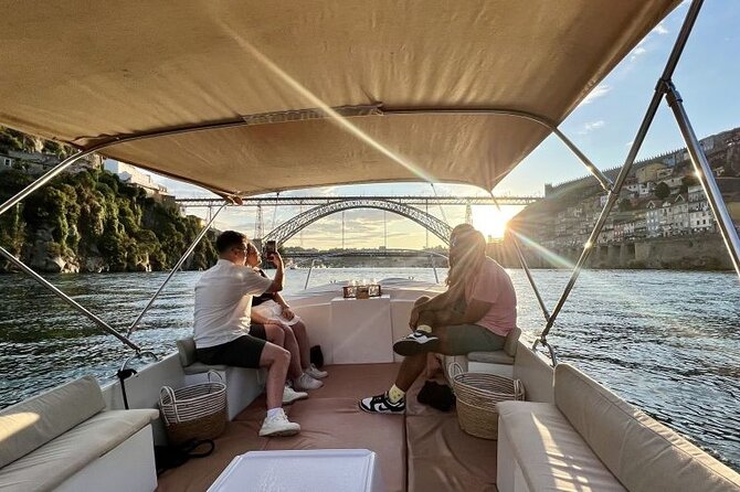 Porto: Douro River Boat Cruise with Port Wine and Snacks - Quick facts about the cruise