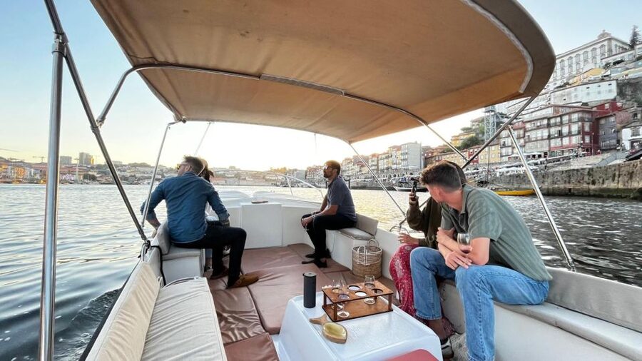 Porto: Douro River Boat Cruise with Port Wine Tasting - Three wines, snacks, and a relaxed tasting