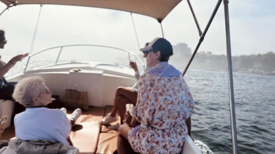 Porto: Douro River Boat Cruise with Port Wine Tasting - Group size, comfort, and weather