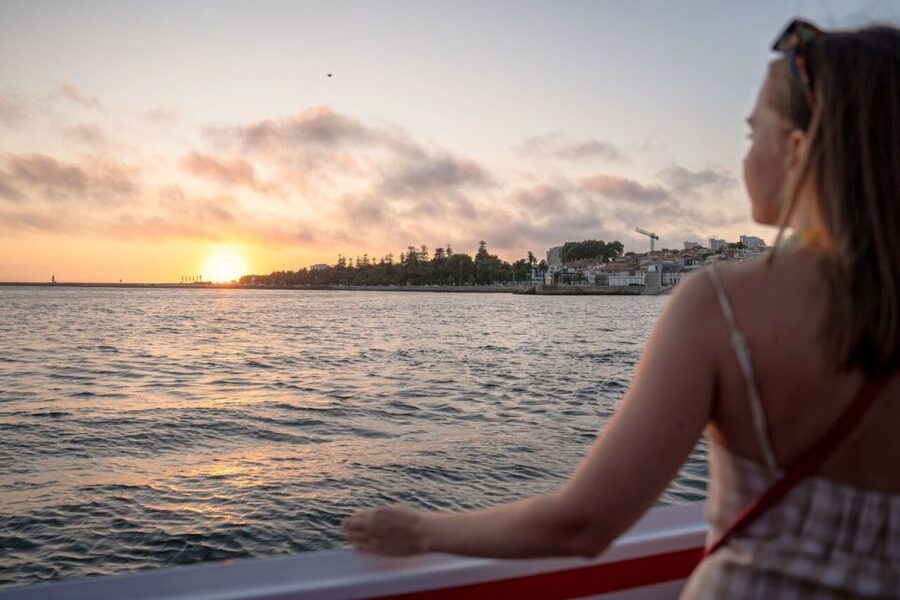 Porto: Douro River Party Boat with Sunset Option & 6 Bridges - The Sunset Option and Best Time to Go