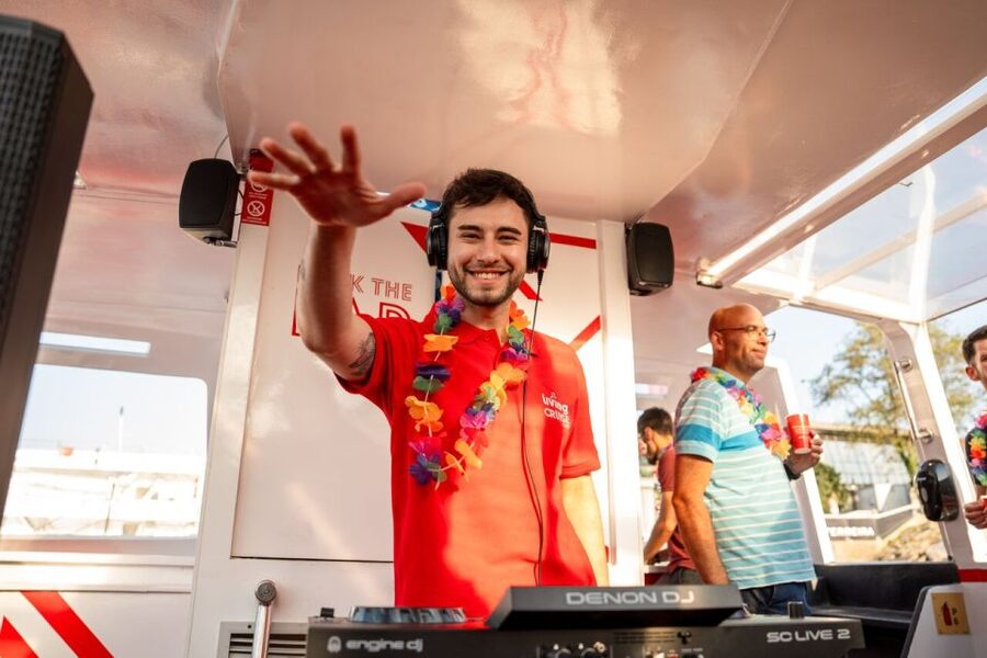 Porto: Douro River Party Boat with Sunset Option & 6 Bridges - Music, Dancing, and the Social Mood