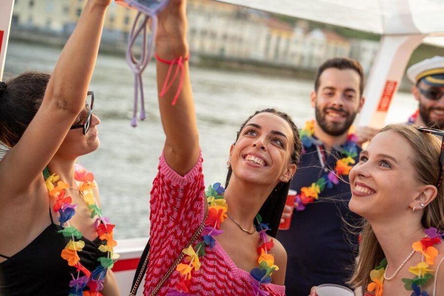 Porto: Douro River Party Boat with Sunset Option & 6 Bridges - The No-Seating Rule Matters