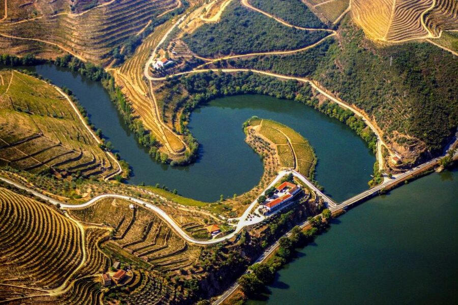 Porto: Douro Valley Full-Day Boat, Train, and Lunch Tour - Pinhão and the long, easy boat ride