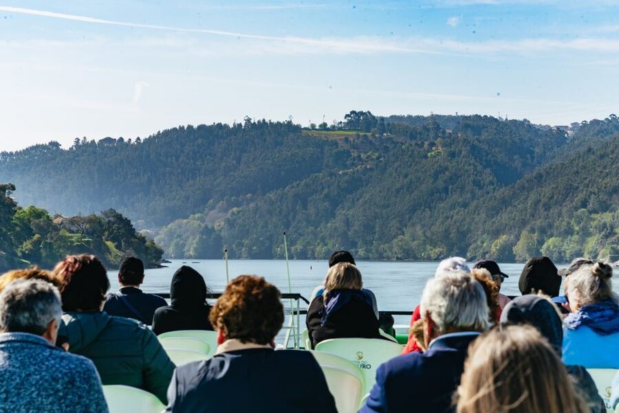 Porto - Régua - Porto Upstream Douro Cruise & Tour - Lunch is the strongest meal of the day
