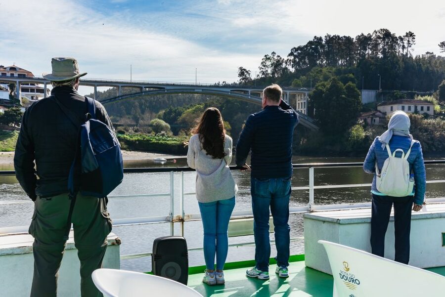 Porto - Régua - Porto Upstream Douro Cruise & Tour - Régua gives you limited time on land