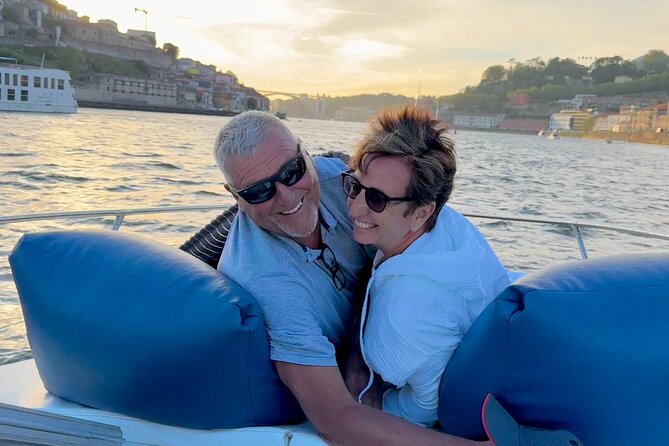 Porto: Yacht Small-Group Douro River Cruise & 6 Bridges w/ Drink - Turning west toward the river mouth