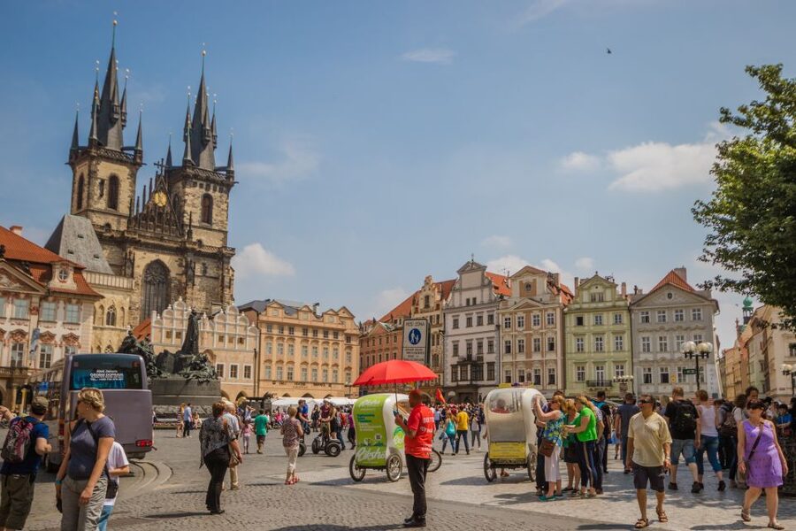 Prague: Big Bus Hop-on Hop-off, Castle Tour and River Cruise - How to plan one day or two