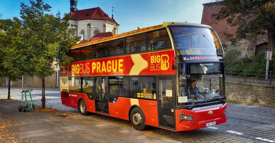 Prague: Big Bus Hop-on Hop-off, Castle Tour and River Cruise - Green route: the best introduction to central Prague
