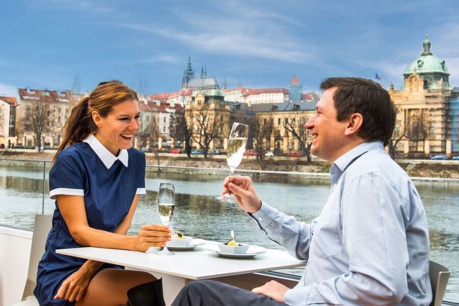 Prague: Evening Vltava River Eco Cruise with Prosecco - Key points at a glance