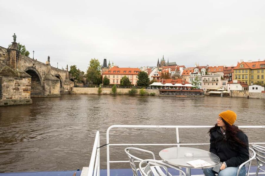 Prague: Panoramic Vltava River Cruise - What the $16 price really buys you