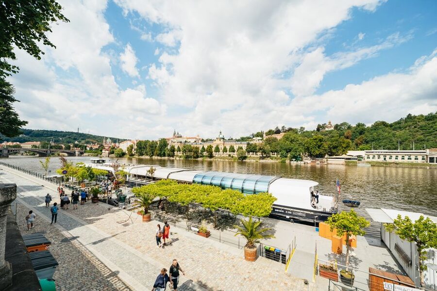 Prague: Vltava River Lunch Cruise in an Open-Top Glass Boat - Why a Vltava lunch cruise makes sense in Prague