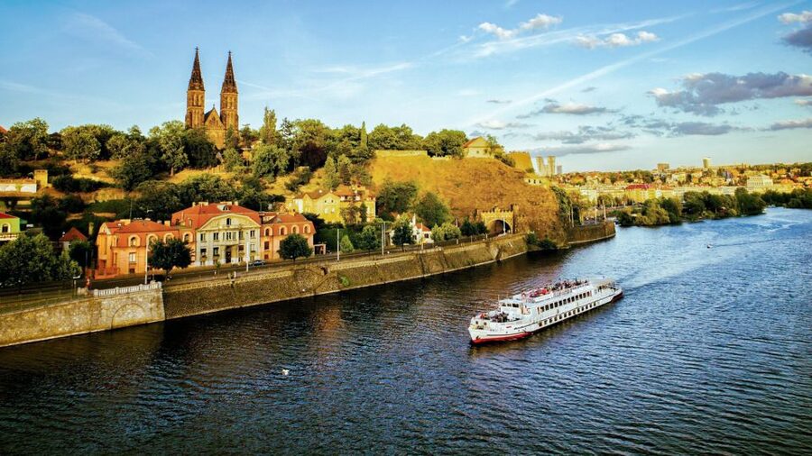 Prague: Vltava River Night Cruise with Buffet - What makes this Prague cruise worth considering