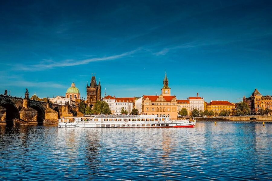 Prague: Vltava River Night Cruise with Buffet - Live music and the mood onboard