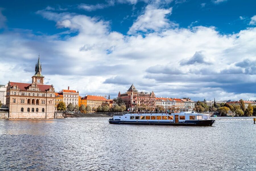 Prague: Vltava River Sightseeing Cruise - The Smichov water lock: highlight or slow patch?
