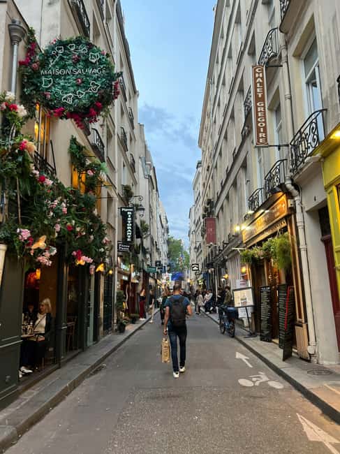 Private 5-Hour Paris Tour with Local Guide + Seine Cruise - The Seine cruise changes the view