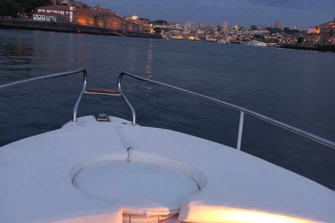 Private Boat Tour on the Douro River at Sunset - A short photo stop under Arrábida Bridge